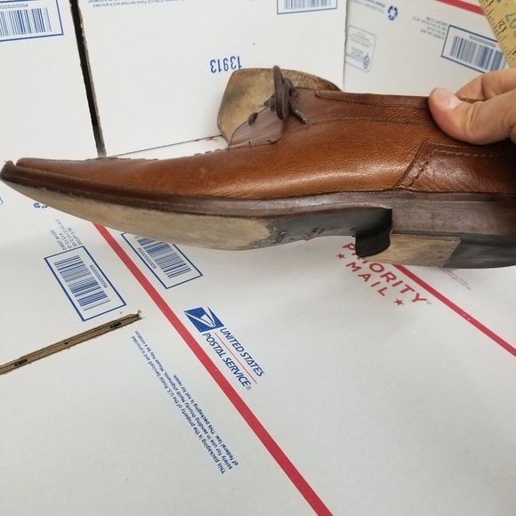 Bacco Bucci Usher 9.5 mens square toe brown shoes